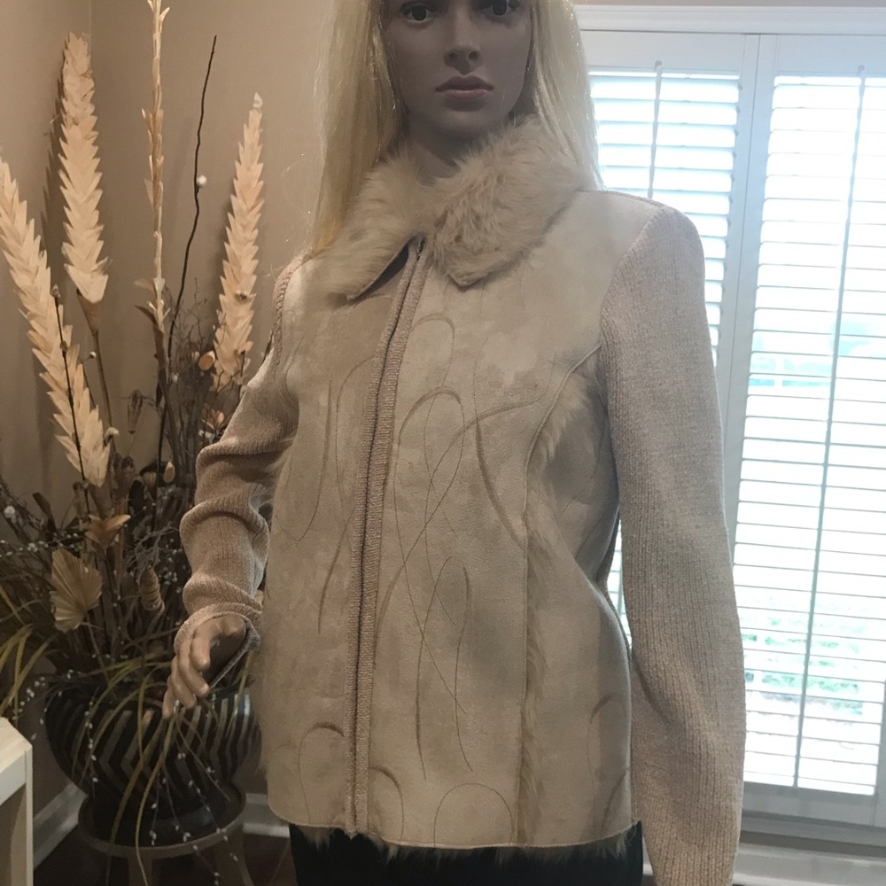 STUNNING & ELEGANT JACKET IN MINT CONDITION
